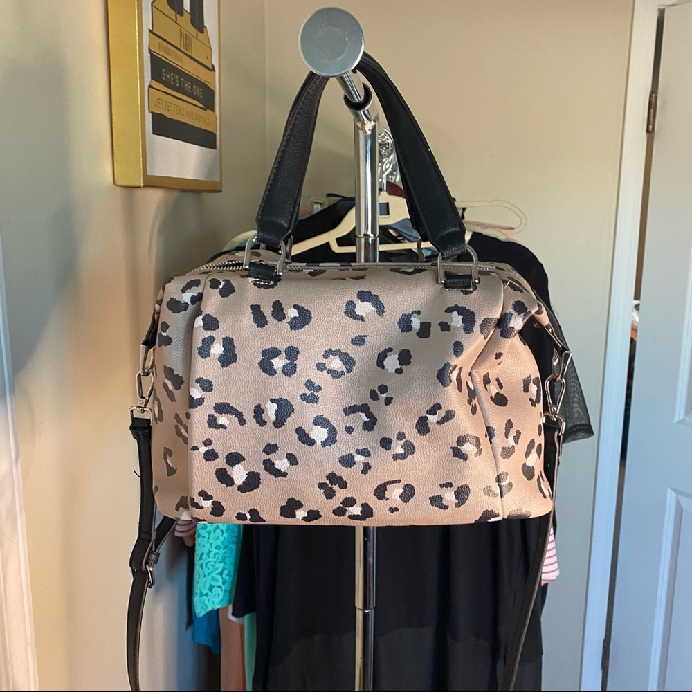 NWOT A New Day Leopard Print Purse